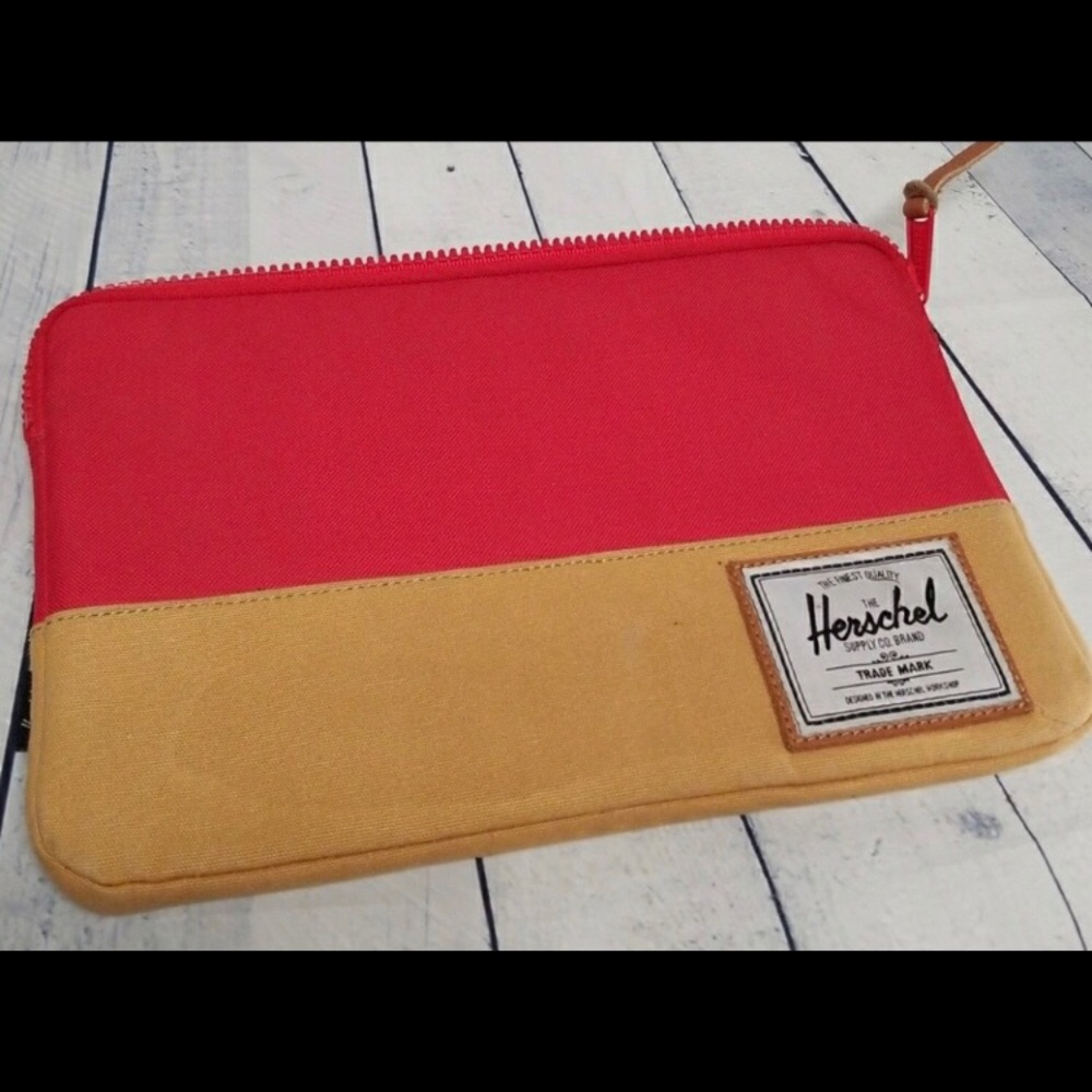 Laptop sleeve; 12x8